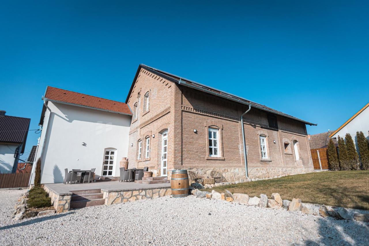 Magtar Villa Bóly Eksteriør billede
